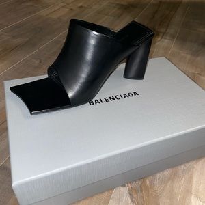Authentic Balenciaga mules Never worn